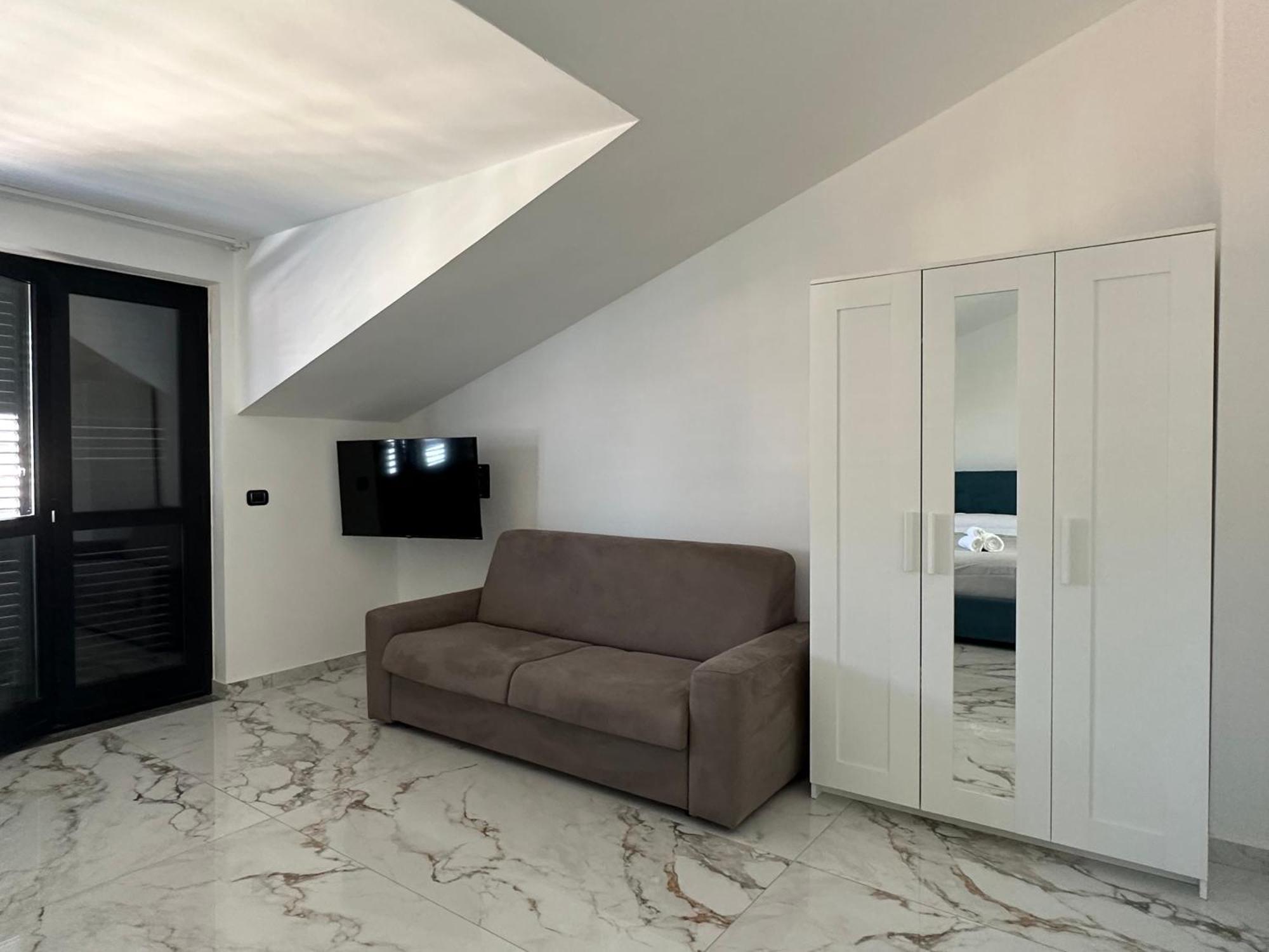 Alba Exclusive Place Hotel Bianco Exterior photo